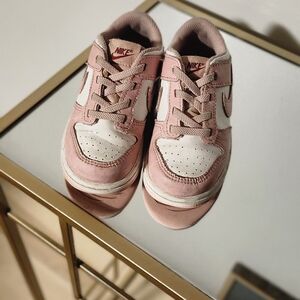 Nike Kids Sneakers in Pink and White